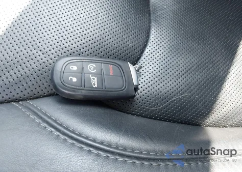 2019 Jeep Cherokee Limited 4X4 из США, поврежденный, VIN 1C4PJMDN2KD117342